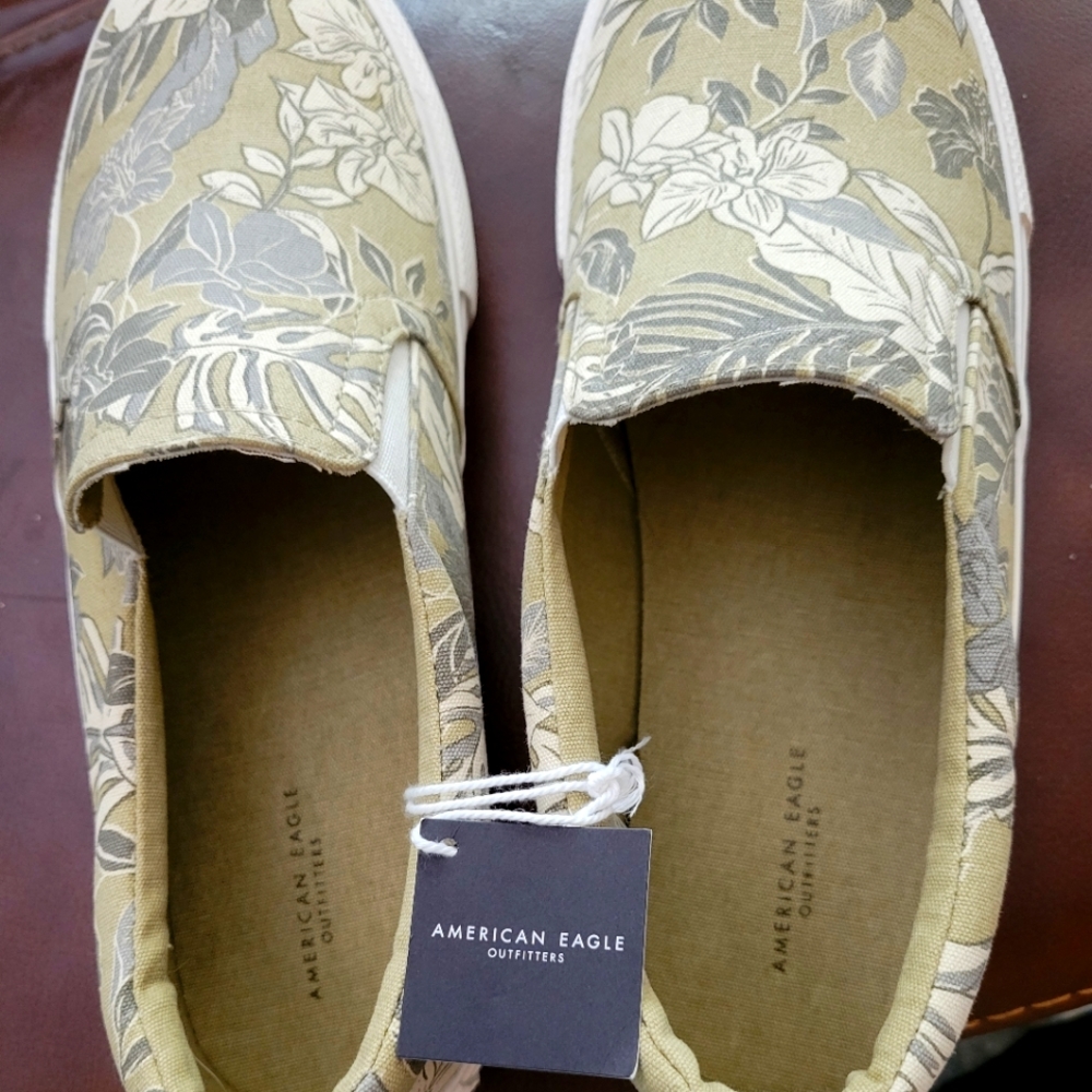 American Eagle Slip on sneakers! NEW!